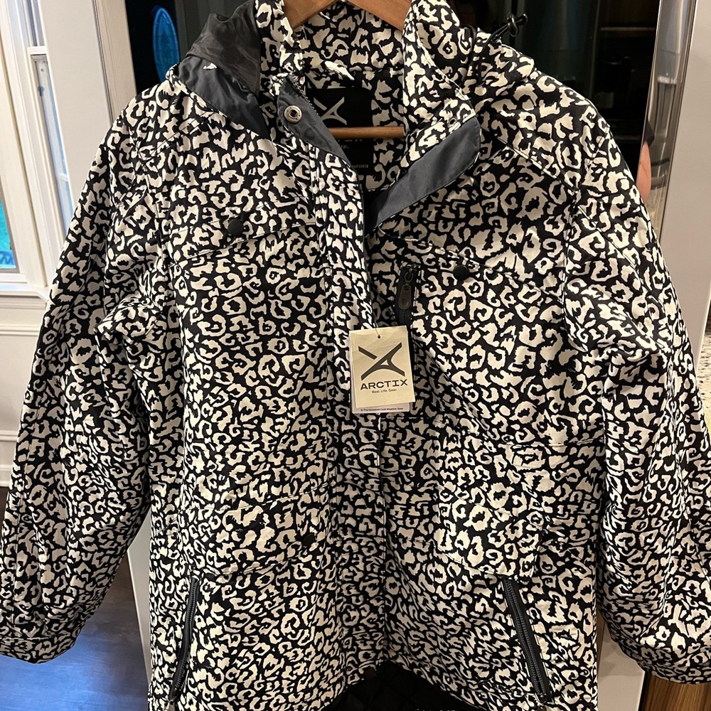 Arctix Black and White Leopard Print Insulated Water Repellent Jacket, Brand New